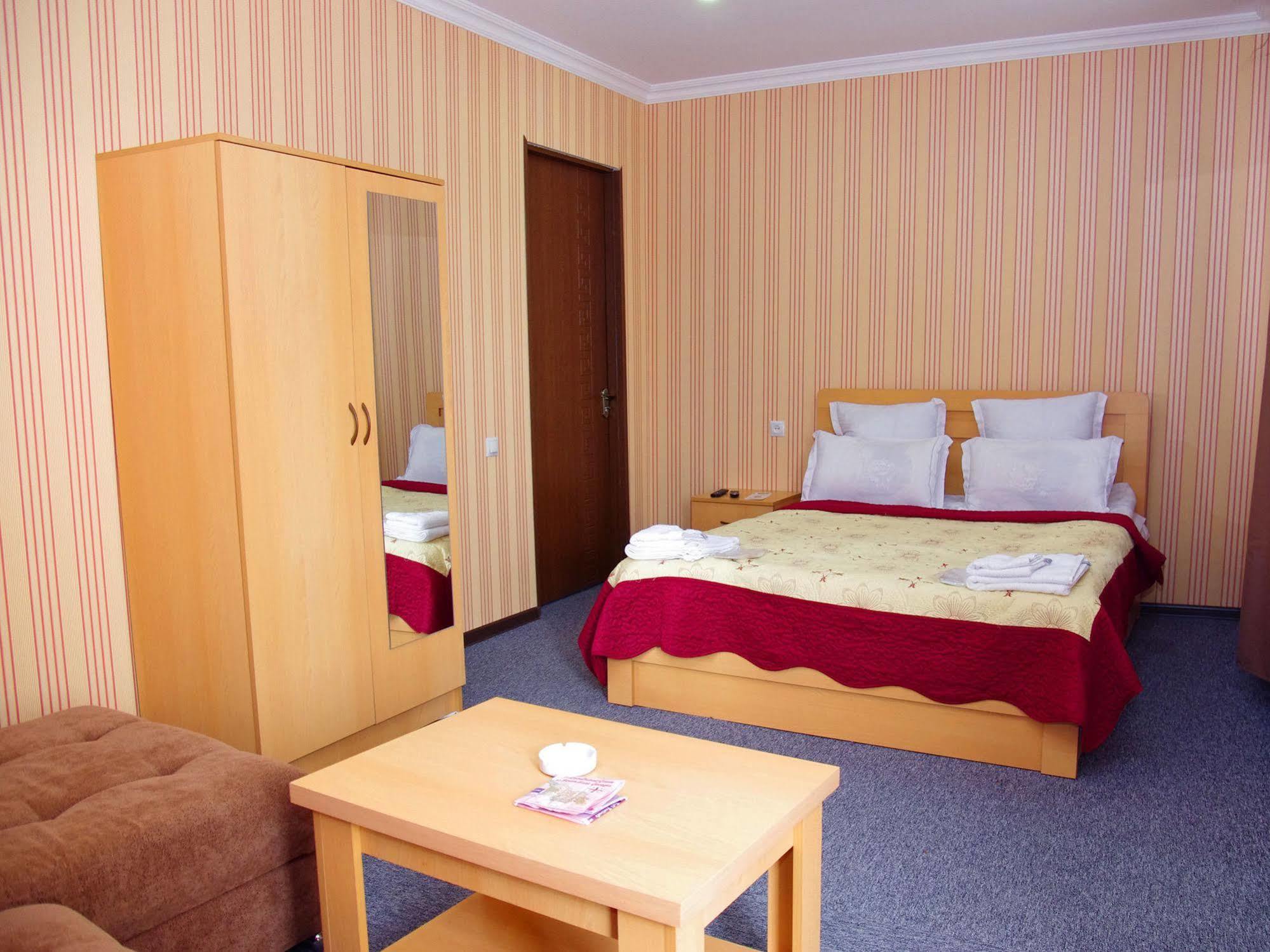King Edward Hotel Tbilisi Exterior foto
